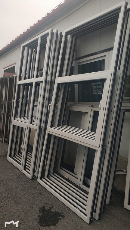 鞍山市天乙門窗工業(yè)有限公司沈陽(yáng)經(jīng)銷商所訂貨品已完成，經(jīng)過(guò)檢驗(yàn)后進(jìn)行包裝，準(zhǔn)備發(fā)貨。(圖2)